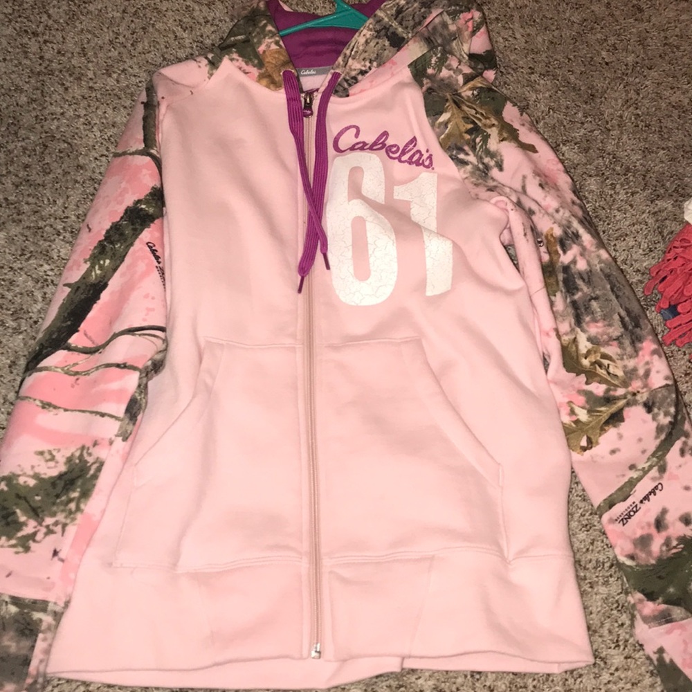 Never worn cabelas jacket